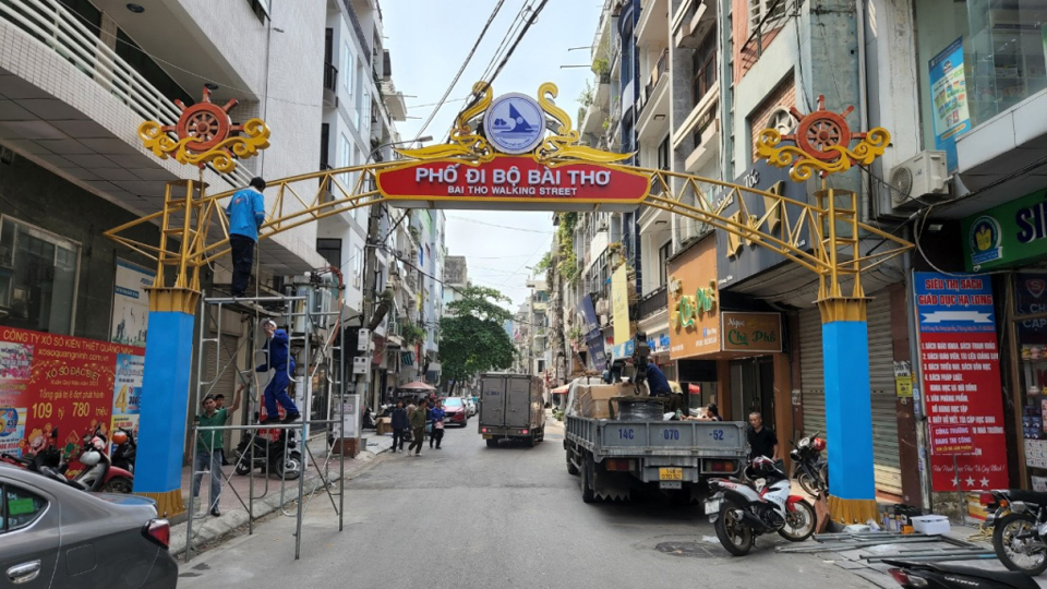 2093861-cong-chao-tuyen-pho-di-bo-bai-tho-da-dan-hoan-tat-08545213.jpeg