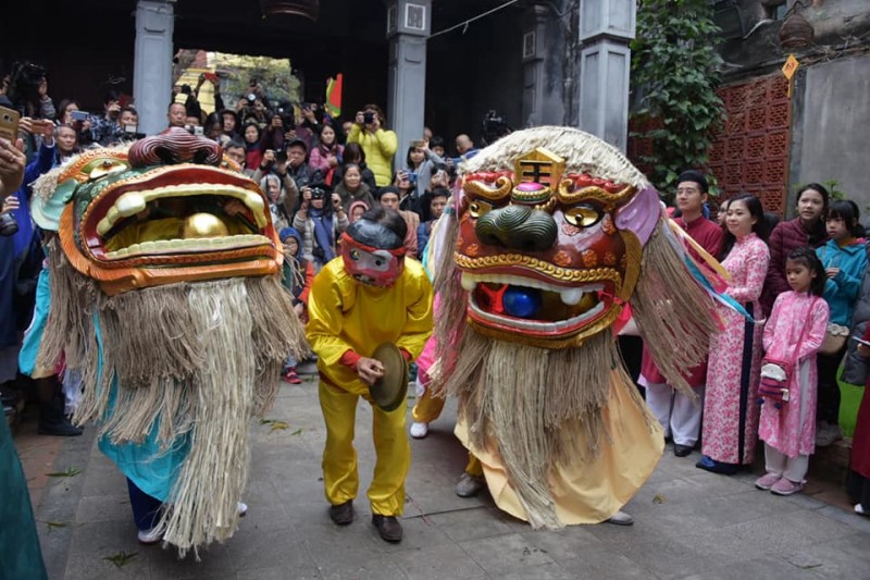 don-tet-pho-dac-sac-ngay-tai-pho-co-ha-noi13.jpg