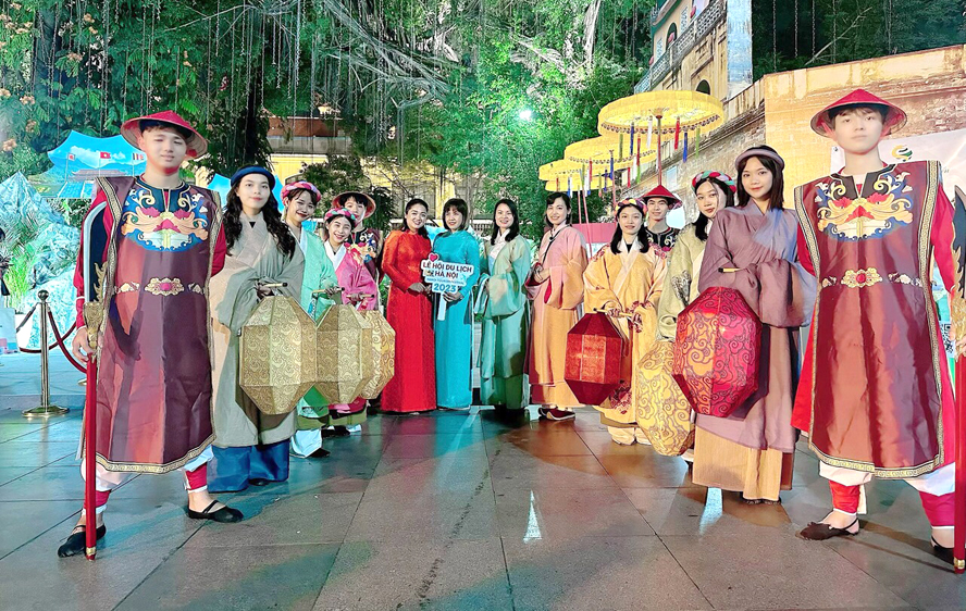 du-khach-trai-nghiem-khong-.jpg