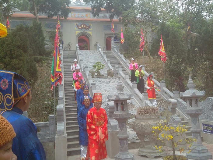 le-hoi-den-trung-1.jpg