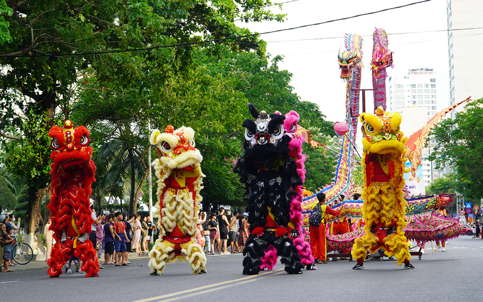 le-hoi-la-su-rong-festival-bien-nha-trang-2023-18.jpg