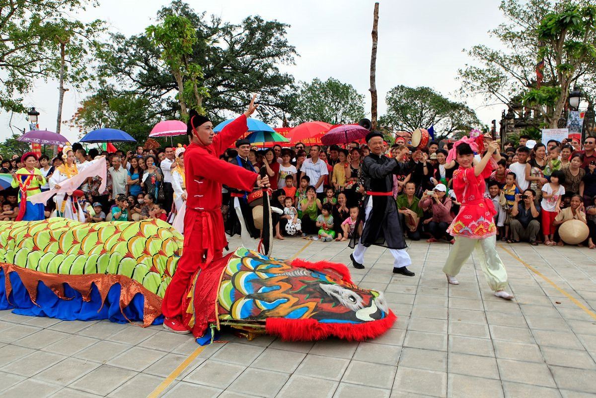 le-hoi-lang-le-mat-co-gi-ma-lai-khien-du-khach-khiep-so-den-the-8-1639185382.jpeg