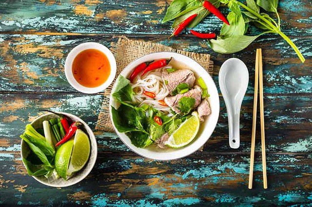 where-to-stay-in-hanoi-for-food-1-16910365161451980705633.jpg